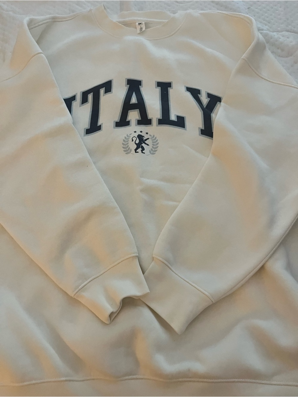 bp Ivory 'ITALY' Graphic Crewneck Sweatshirt